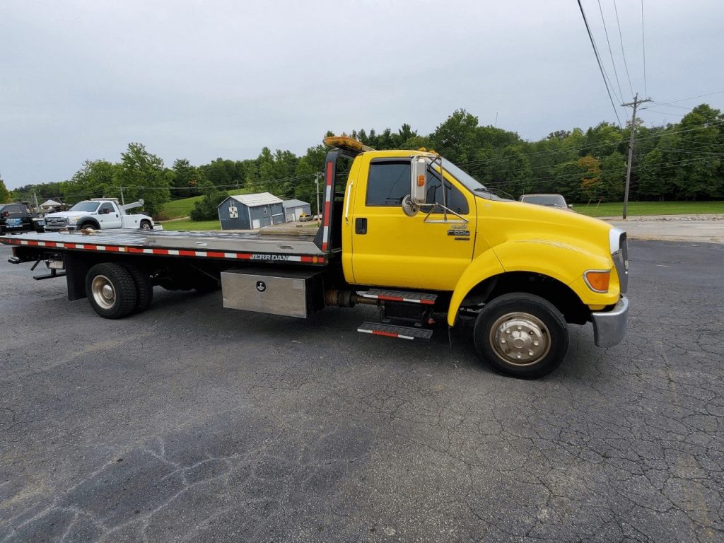 2008 Ford F650 Rollback - Indiana Tow Trucks